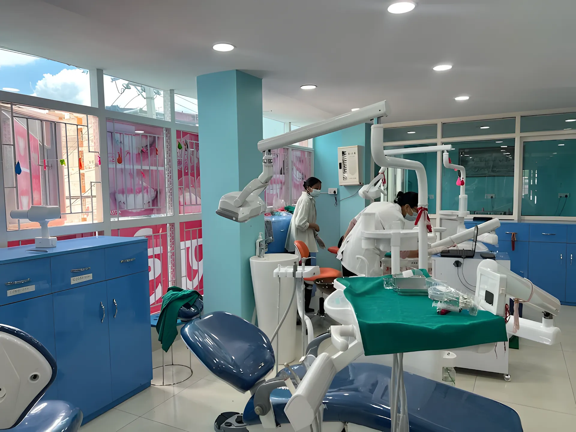Modern, well-equipped dental clinic treatment room